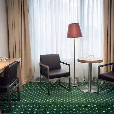 Green City Hotel