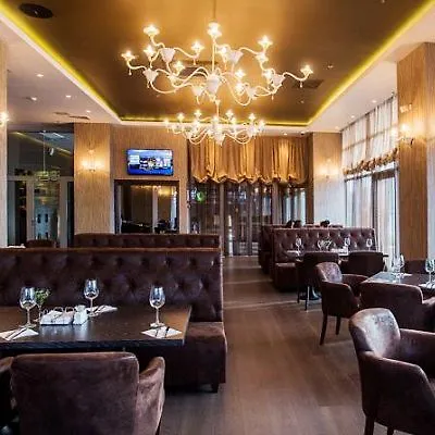 Green City Hotel 3*
