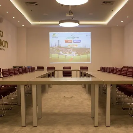 Green City Hotel