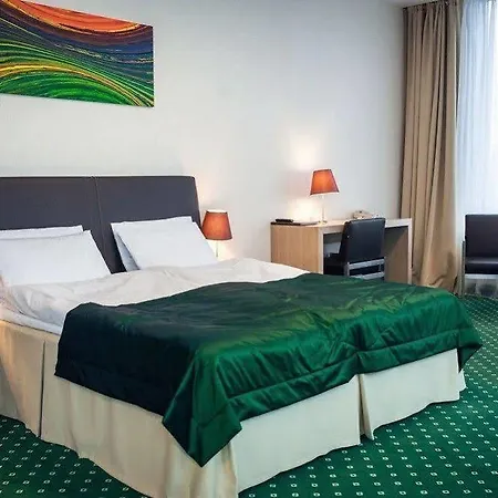 Green City Hotel