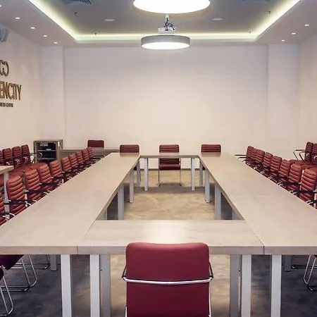 Green City Hotel 3*